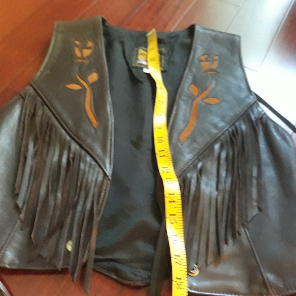 Vest - Picture 14 of 15